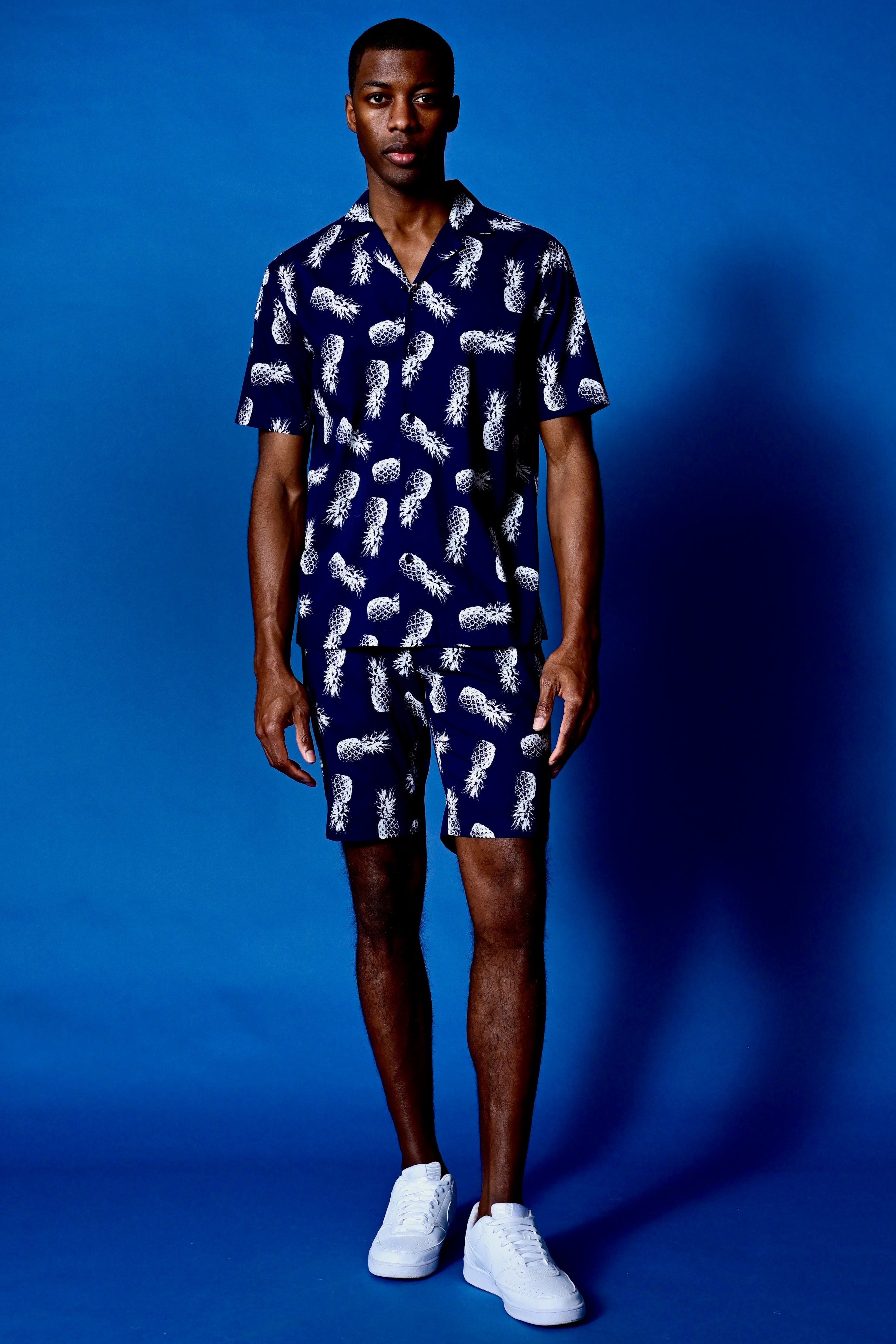 Felix Shorts - slim - Navy Pineapple