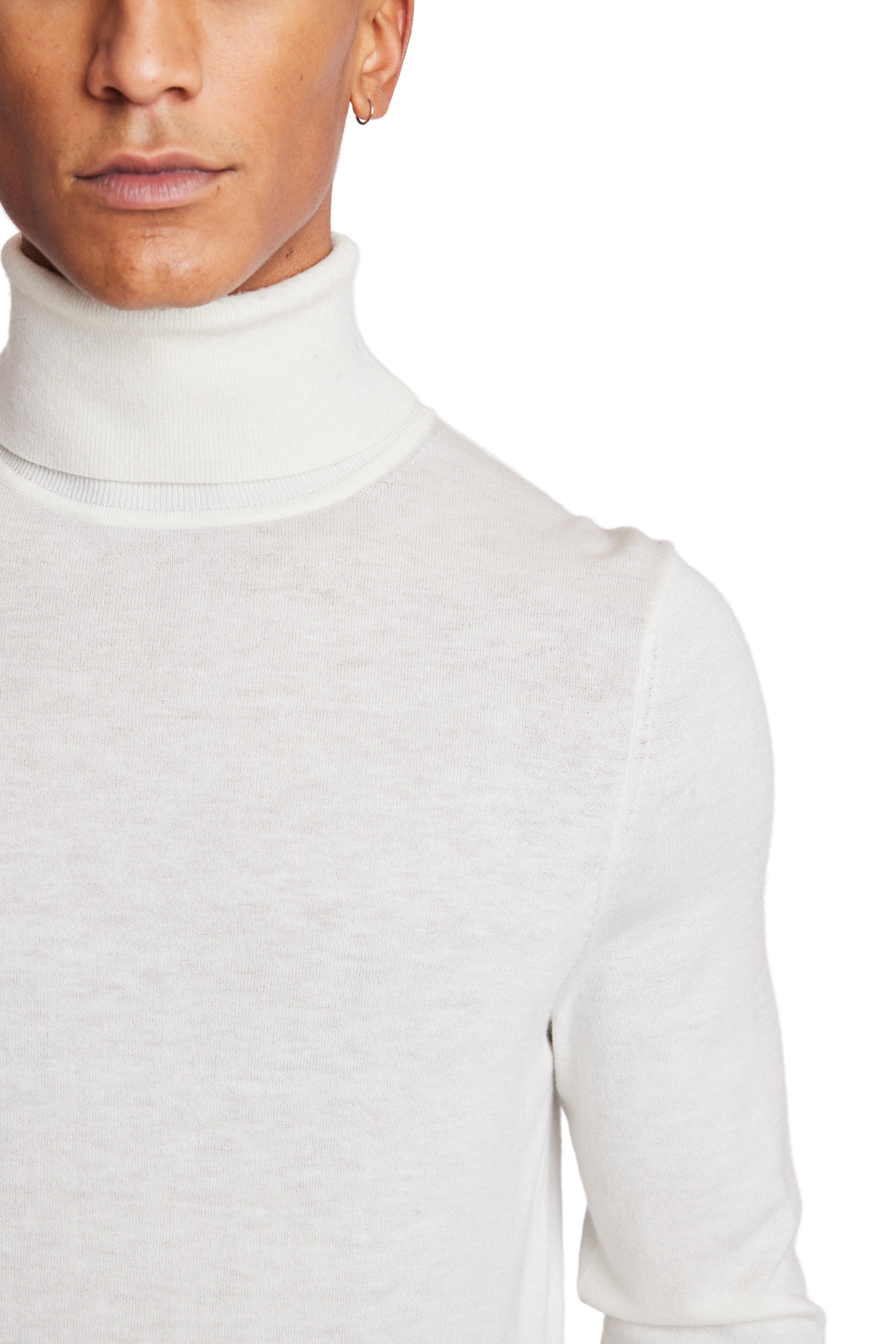 Luxe Fine Gauge Turtleneck - Ivory