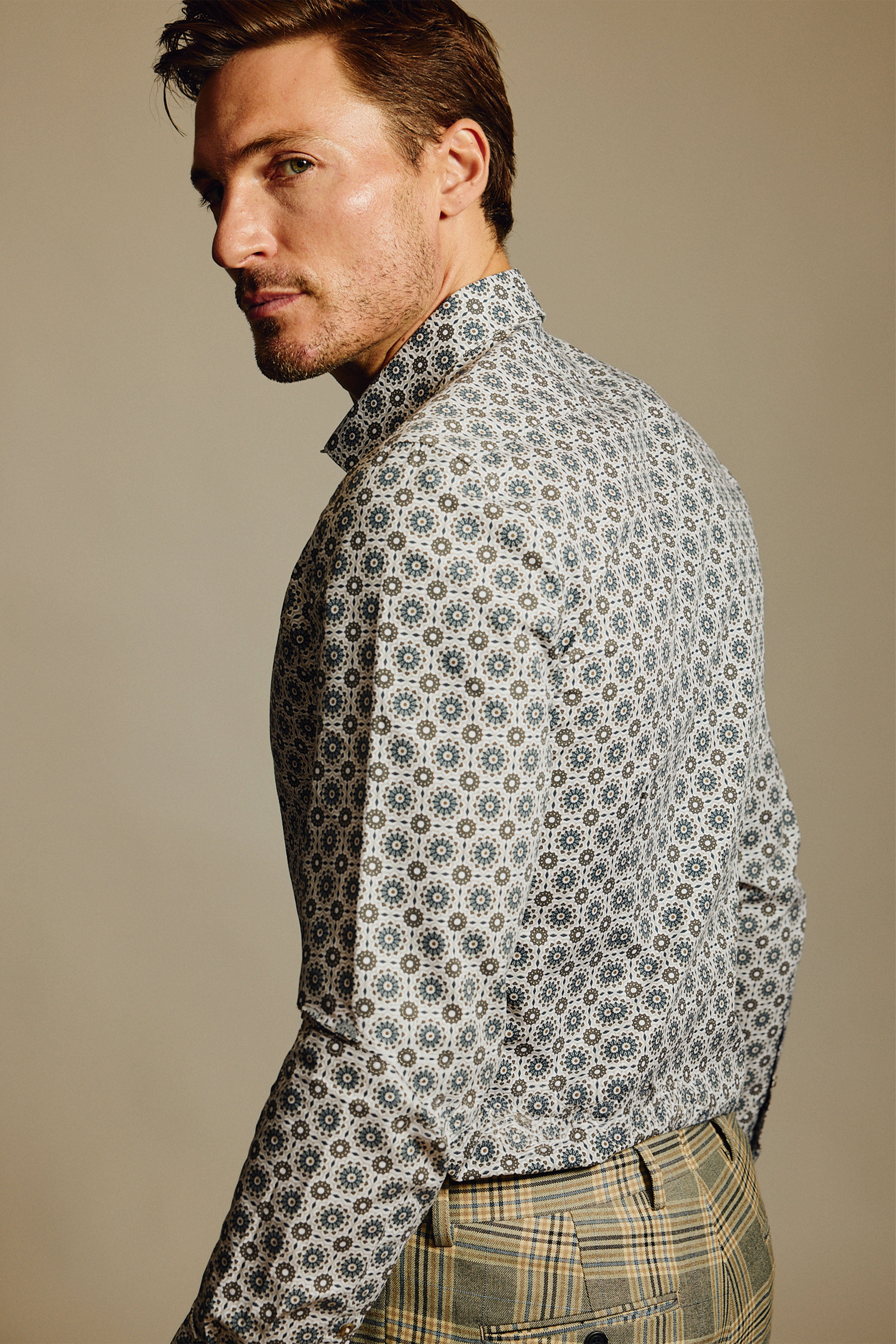 Samuel Spread Collar Shirt - Brown & Blue Geometric